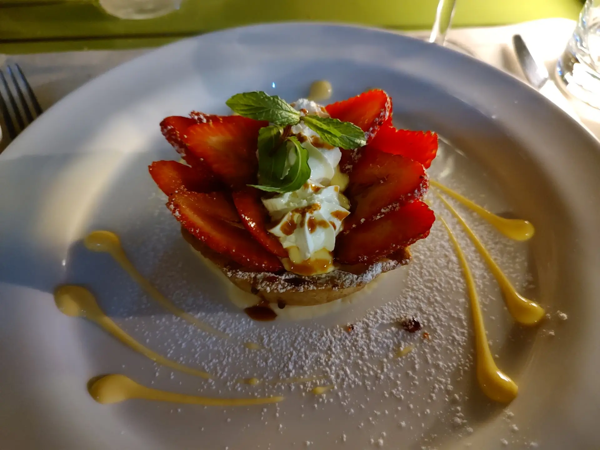 Dolce alle fragole della casa